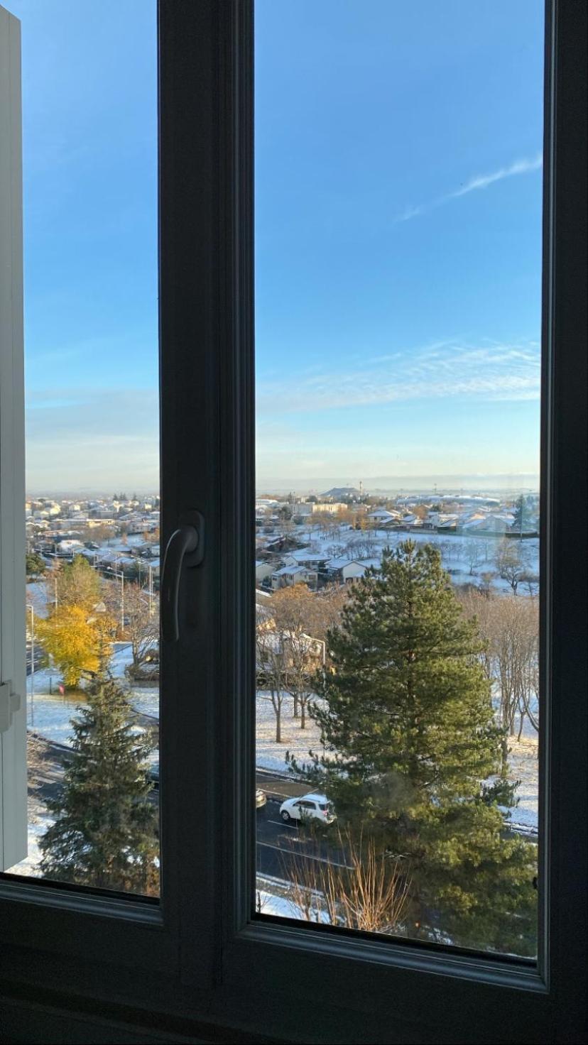 Superbe Avec Vue Et Salle D Eau Privative Dans Duplex De 140m2 - Proche Chu Clermont *